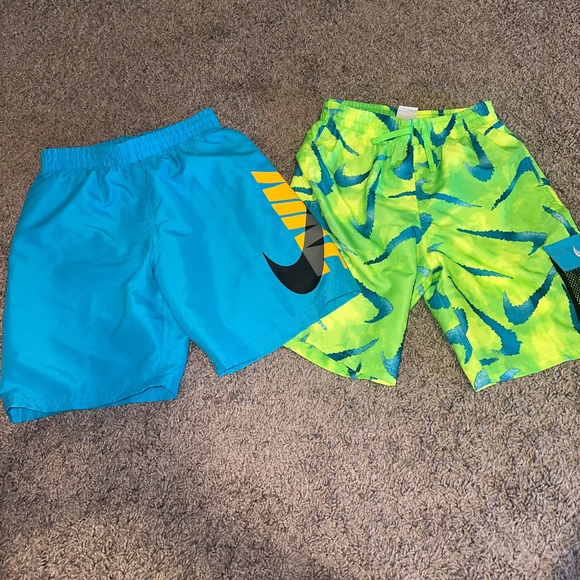 2 boys Nike swim suit trunks size medium - Picture 2 of 11
